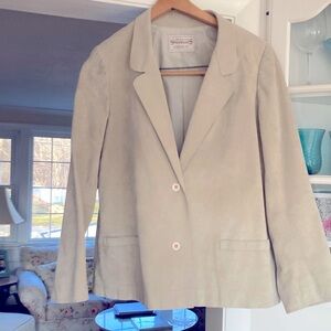 VINTAGE WOMAN’s UNTRA SUEDE BLAZER